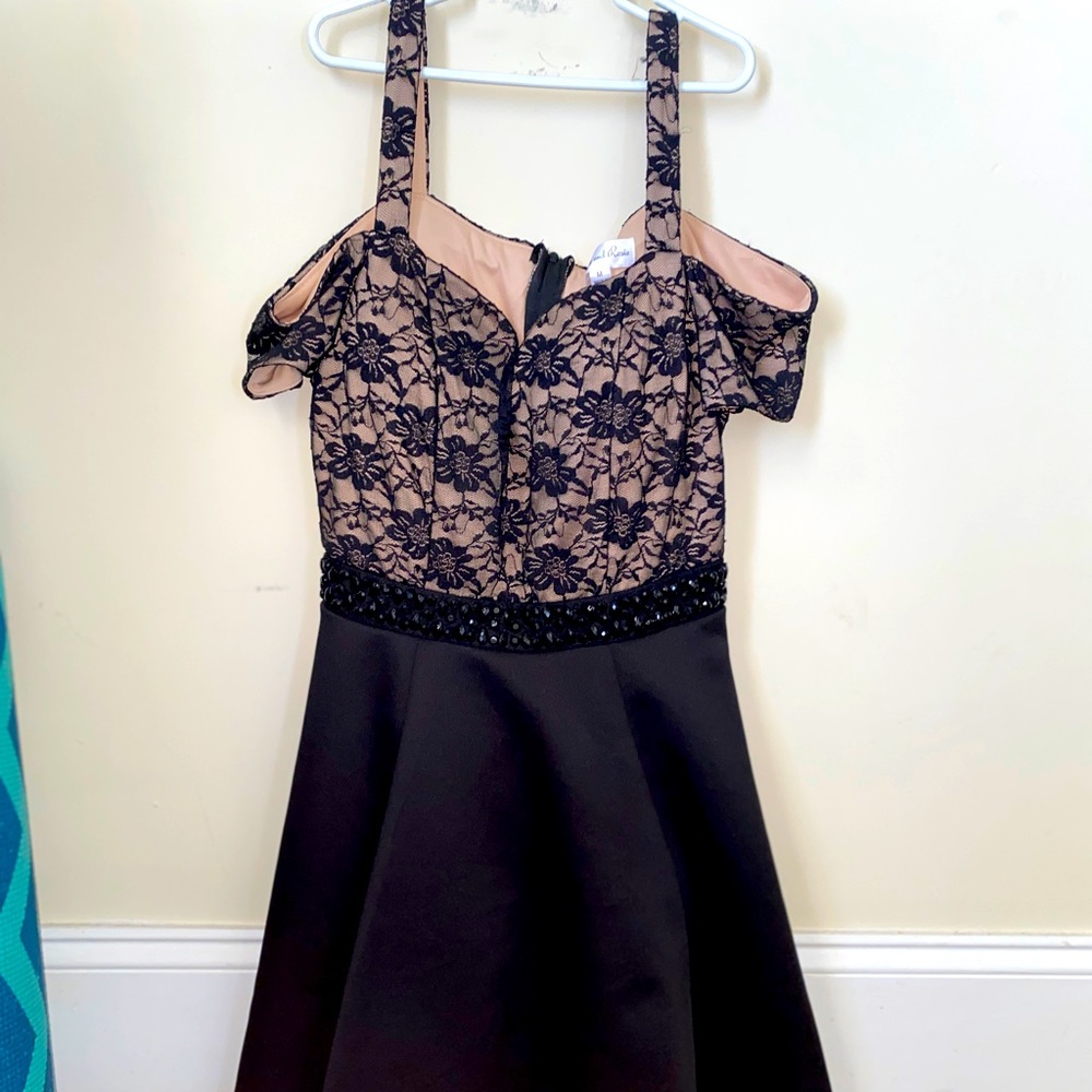 Black-Lace Homecoming Off-Shoulder Short Dress
